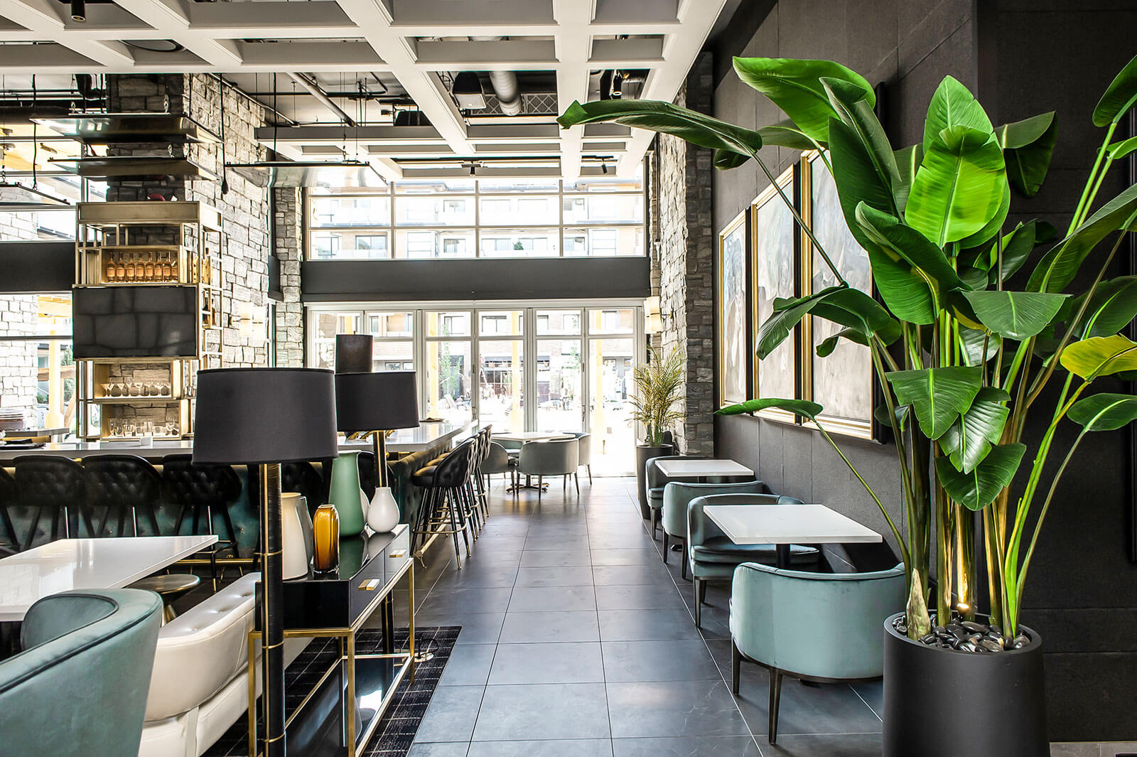 Chairman's Steakhouse Lounge 4