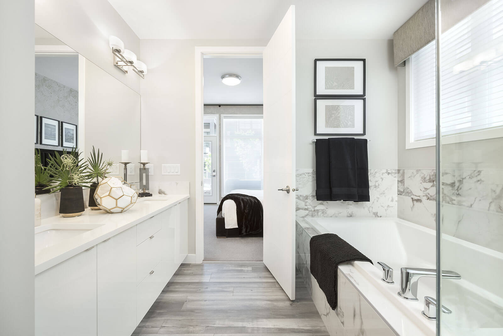 Reflection Ensuite 1