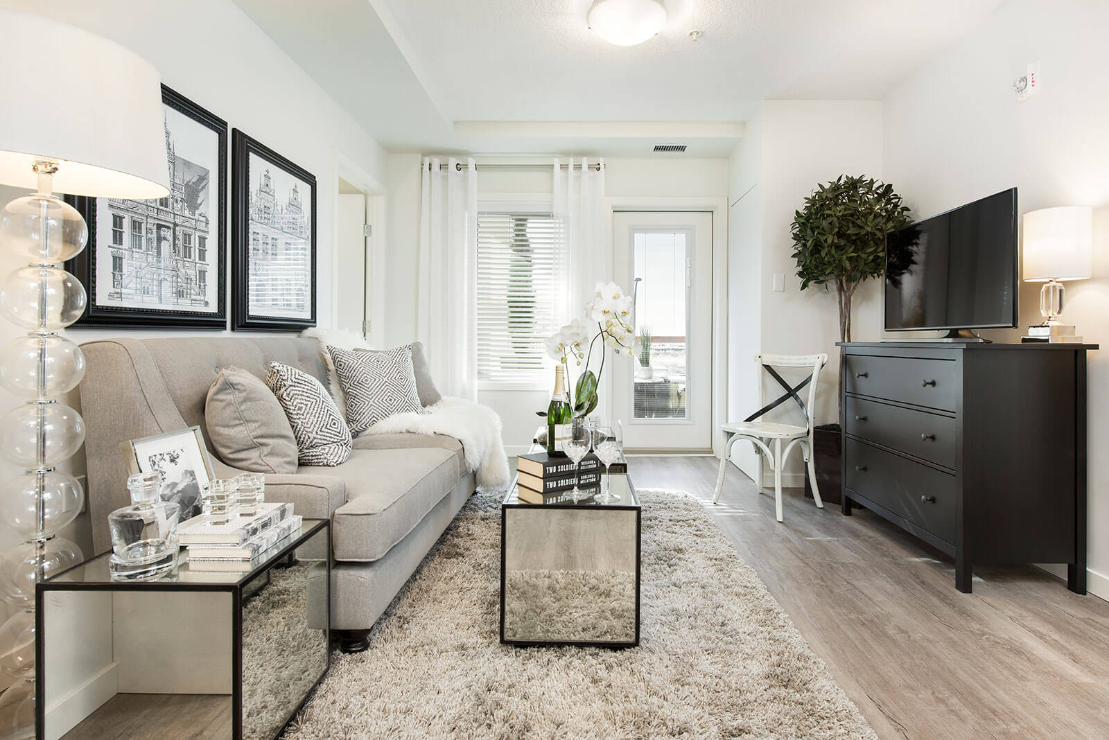 Journey Club Living Room 